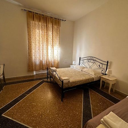 Bed and Breakfast Holiday Pisa Gare 2 Экстерьер фото