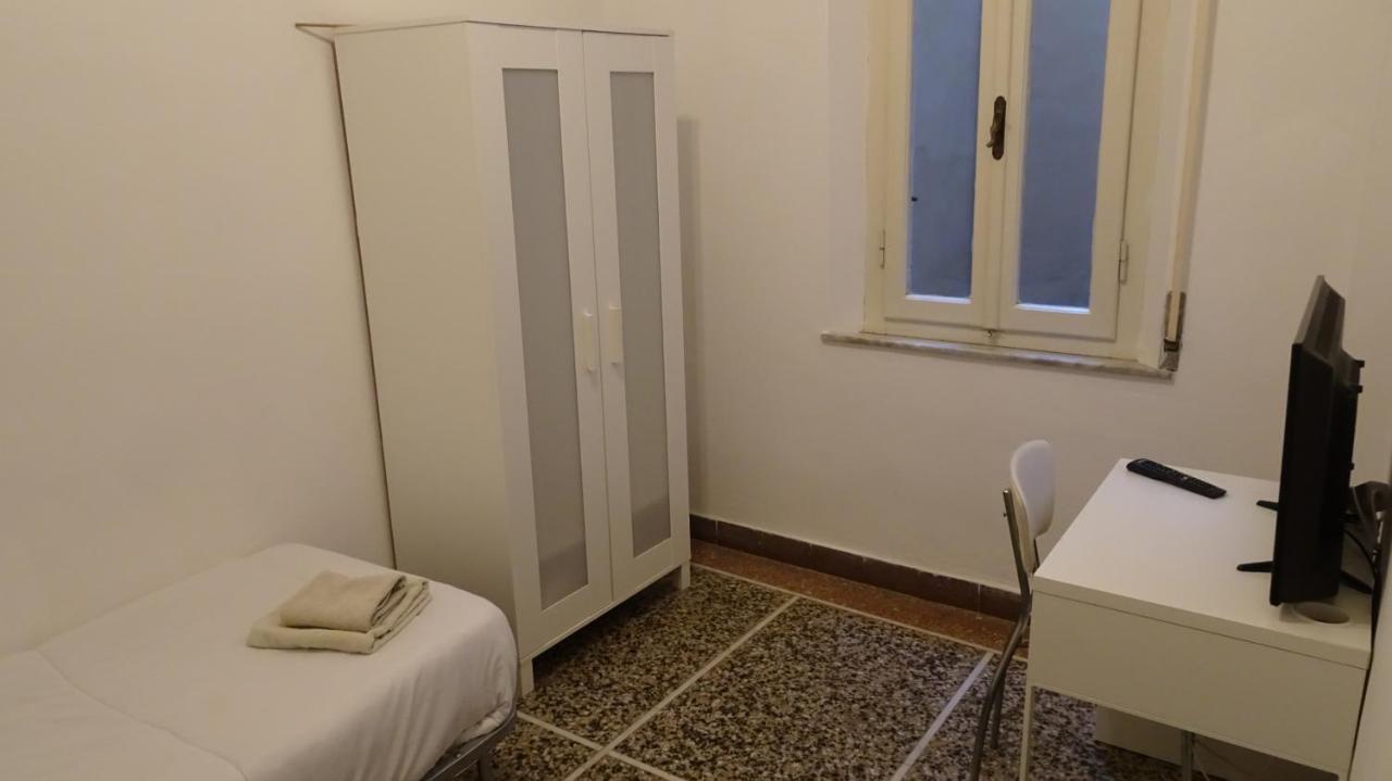 Bed and Breakfast Holiday Pisa Gare 2 Экстерьер фото