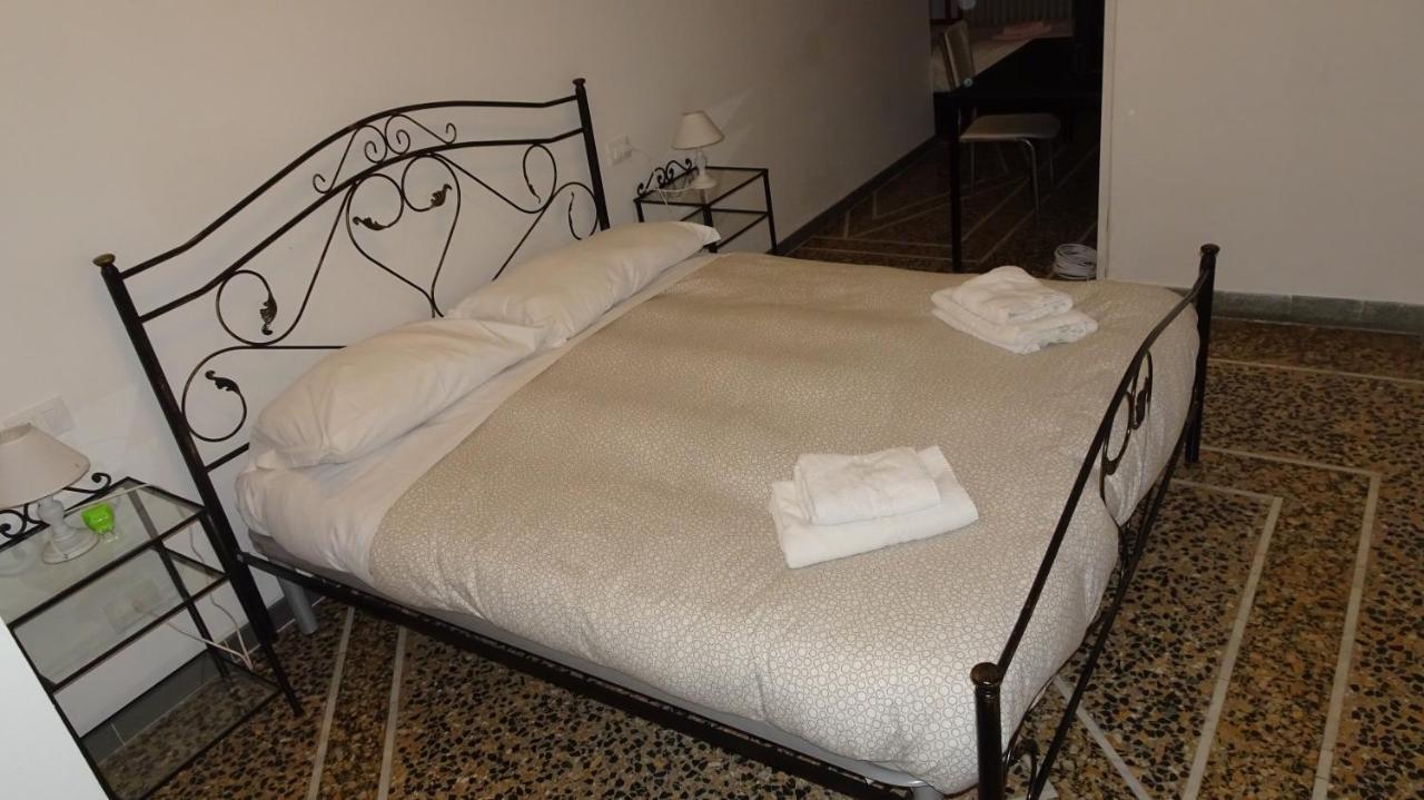 Bed and Breakfast Holiday Pisa Gare 2 Экстерьер фото