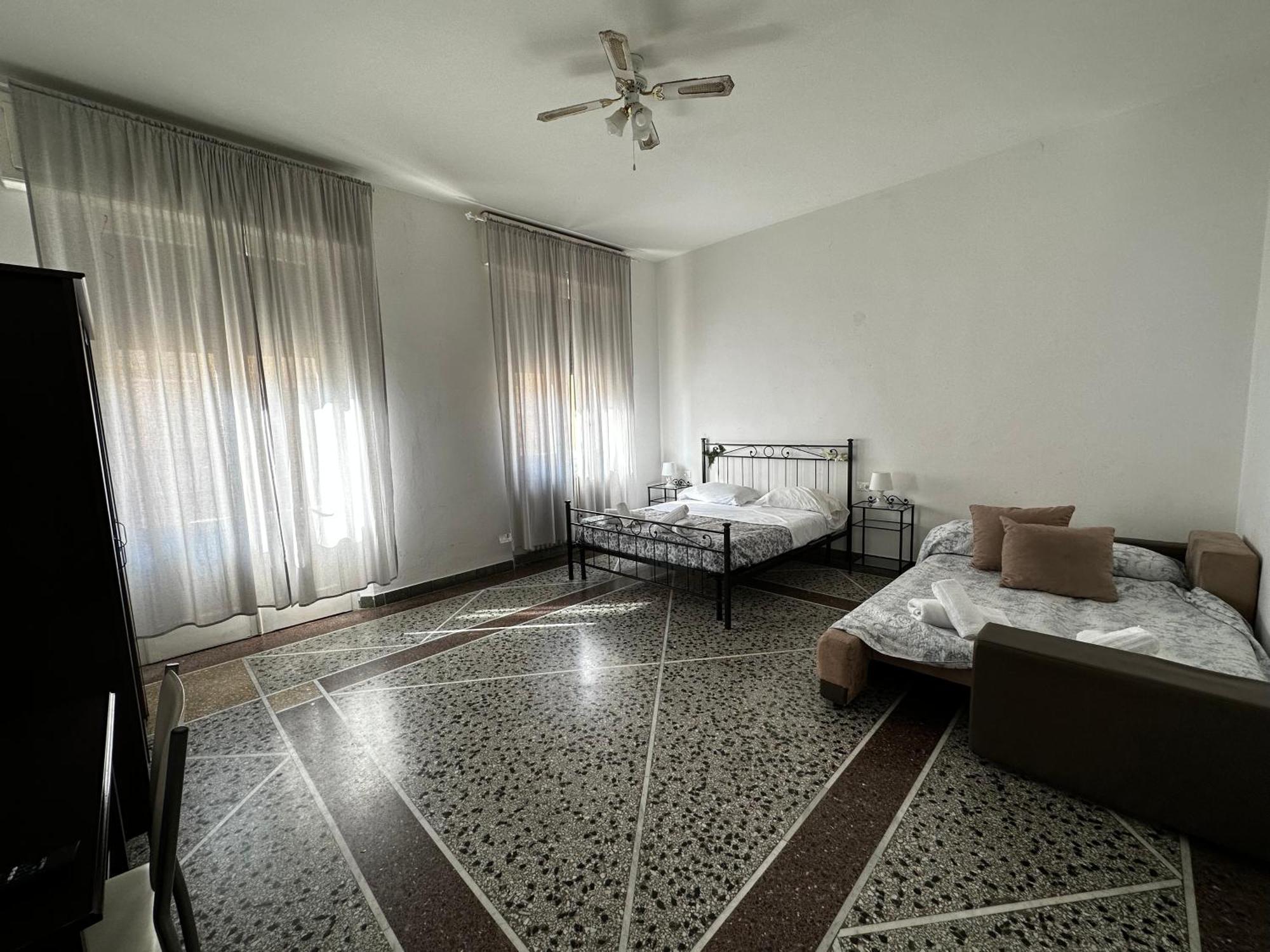 Bed and Breakfast Holiday Pisa Gare 2 Экстерьер фото