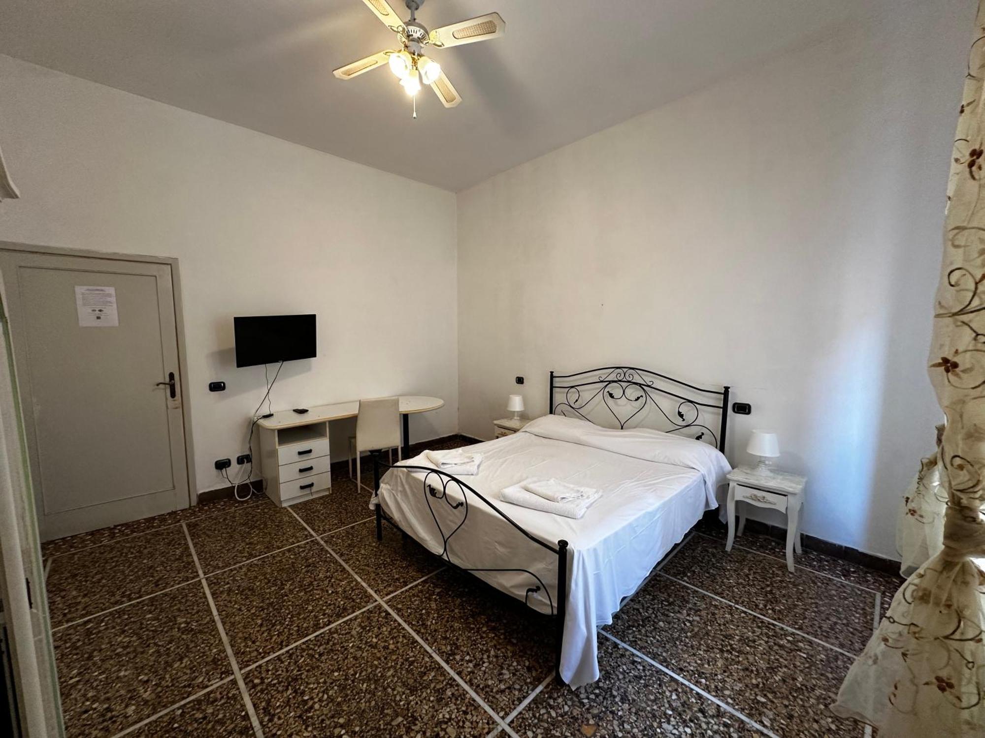 Bed and Breakfast Holiday Pisa Gare 2 Экстерьер фото