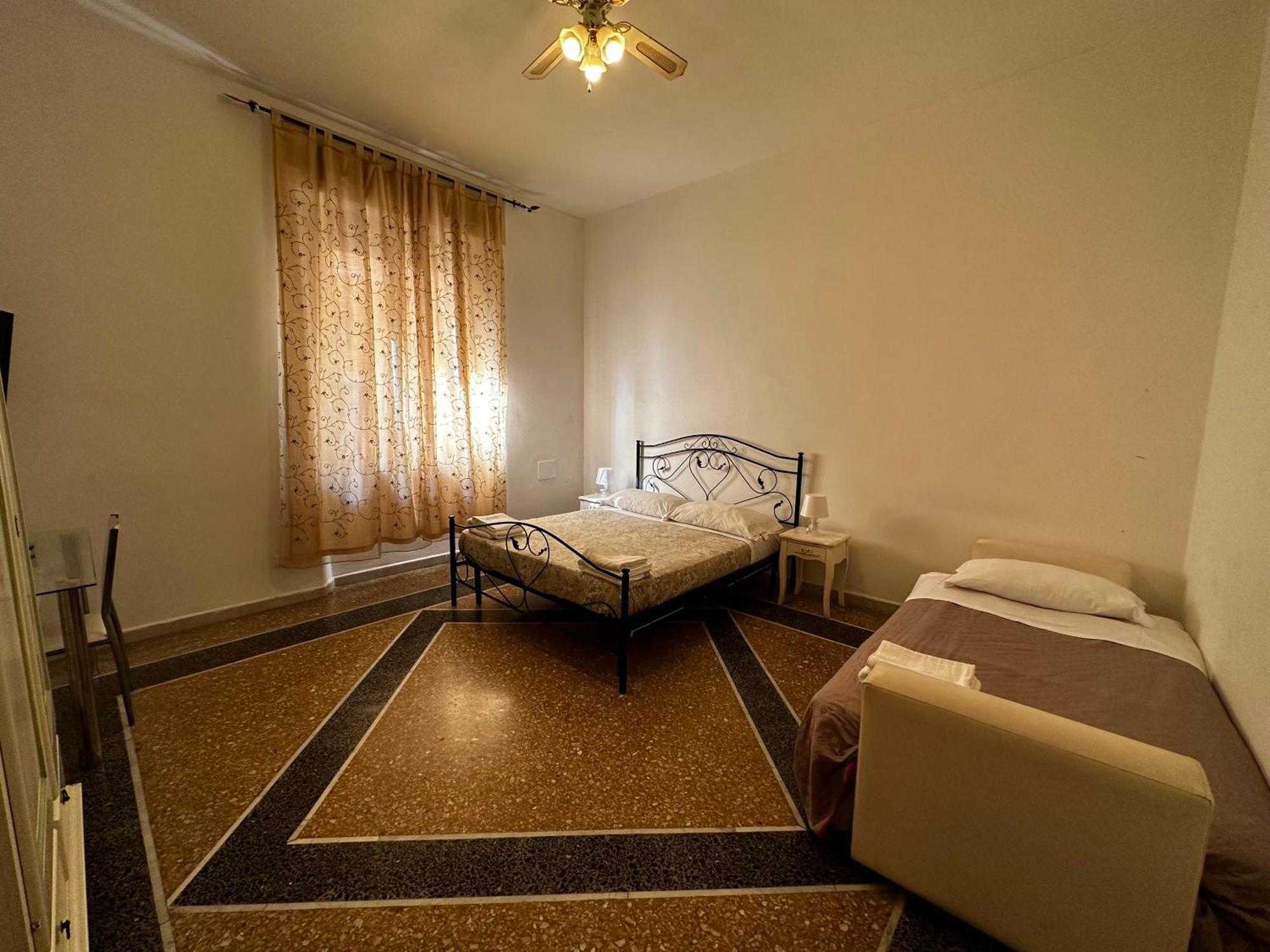 Bed and Breakfast Holiday Pisa Gare 2 Экстерьер фото